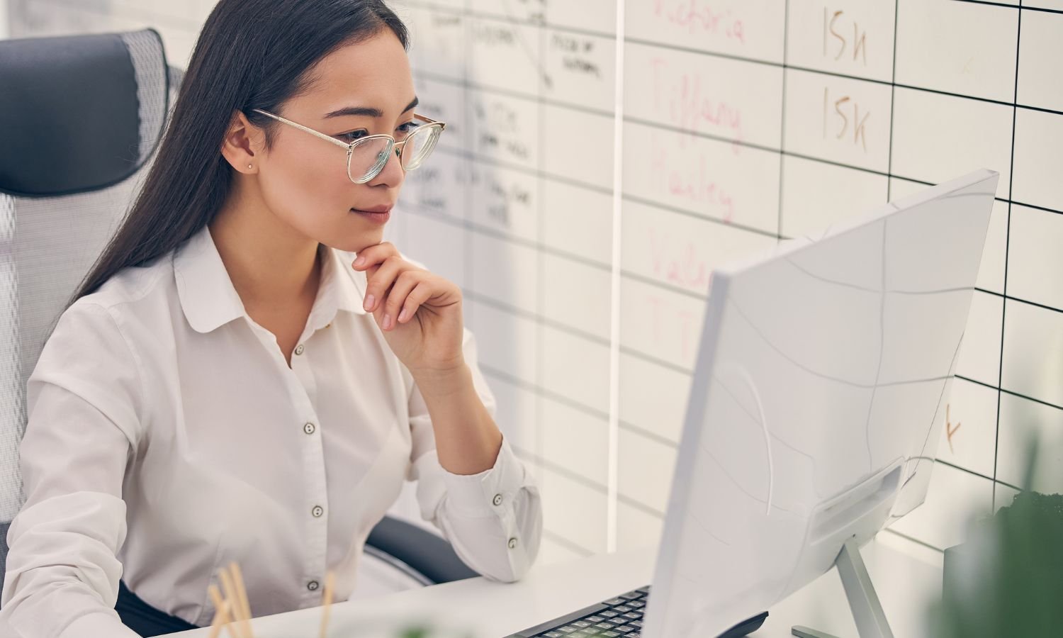 Custom PPC strategies to drive engagement and conversions for manufacturing and distributor sectors.